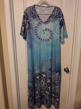 Blue Ombre Floral Maxi Dress with V-Neck